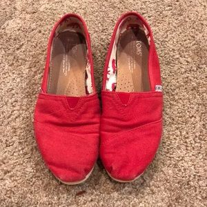 Red toms slip ons